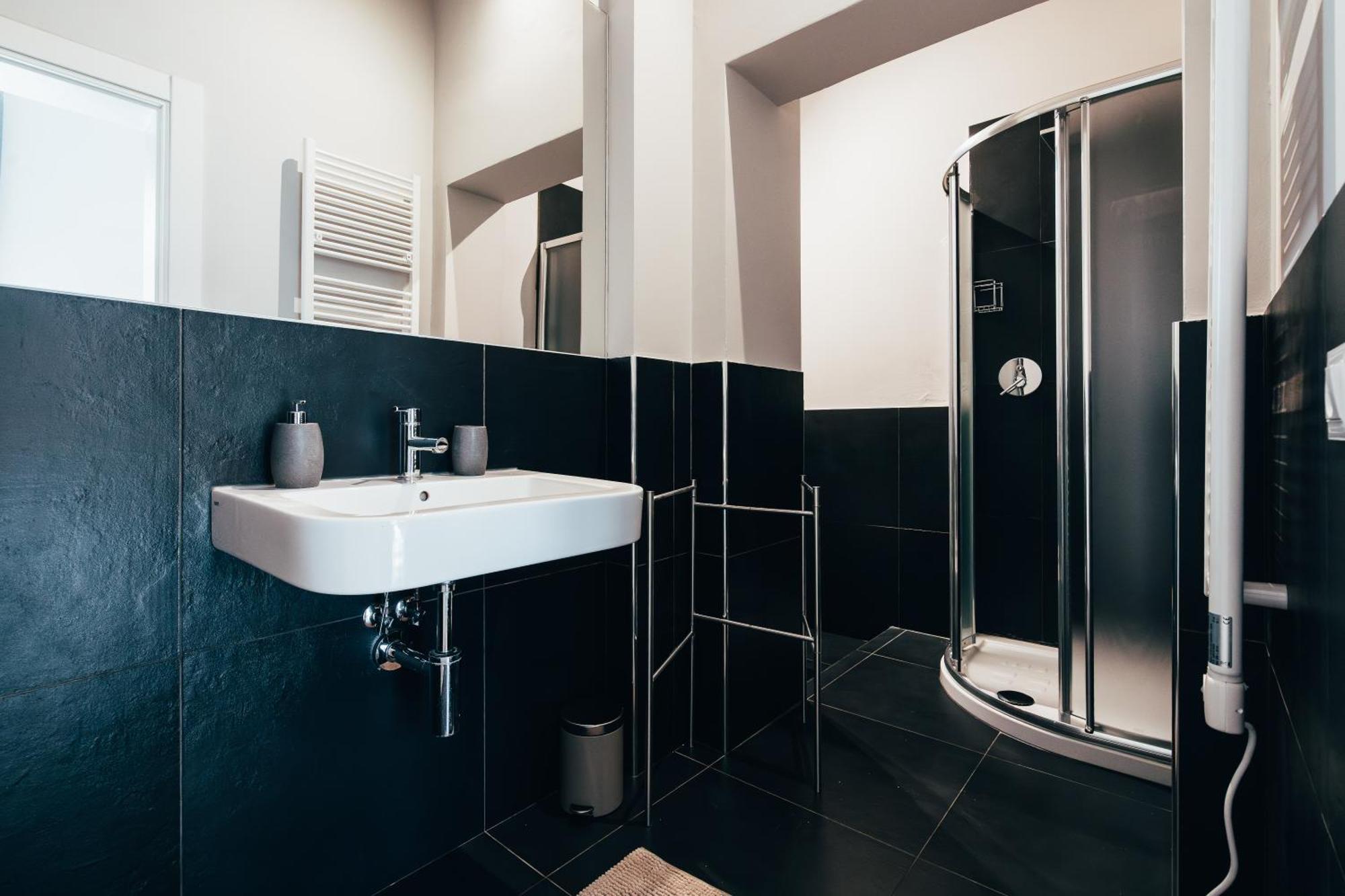 Bologna Suites - Private Bathroom Экстерьер фото