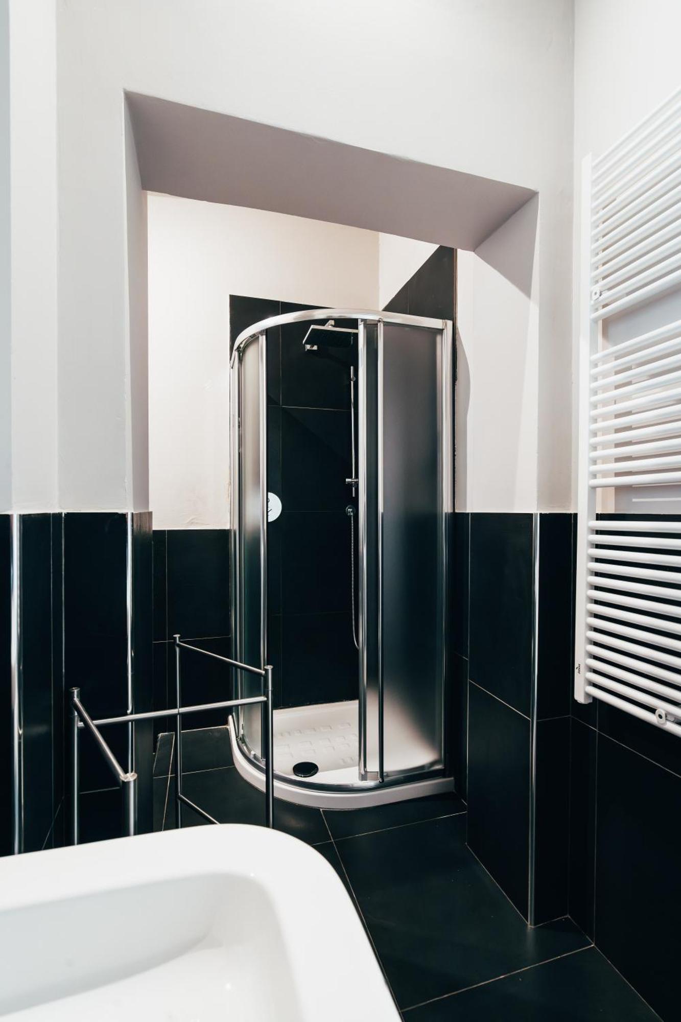 Bologna Suites - Private Bathroom Экстерьер фото