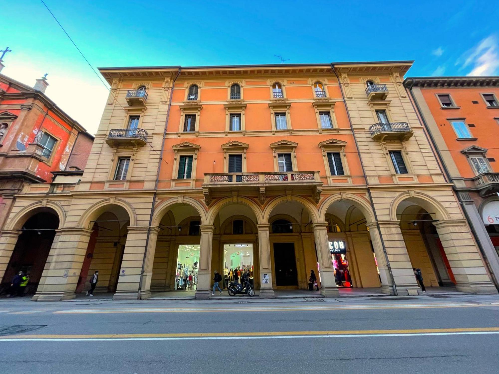 Bologna Suites - Private Bathroom Экстерьер фото